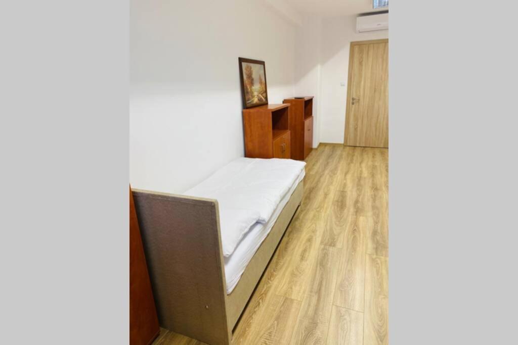 Apartman Solax, Ucnovska 8, Kosice Saca Exteriör bild