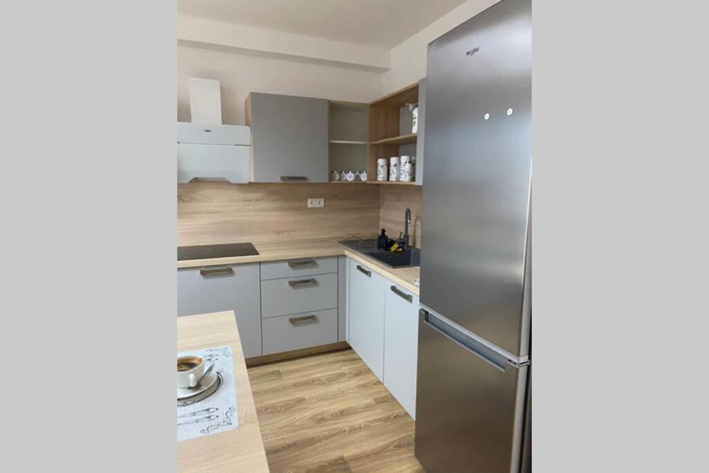 Apartman Solax, Ucnovska 8, Kosice Saca Exteriör bild