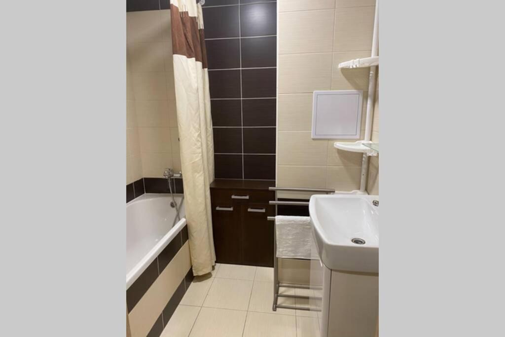 Apartman Solax, Ucnovska 8, Kosice Saca Exteriör bild